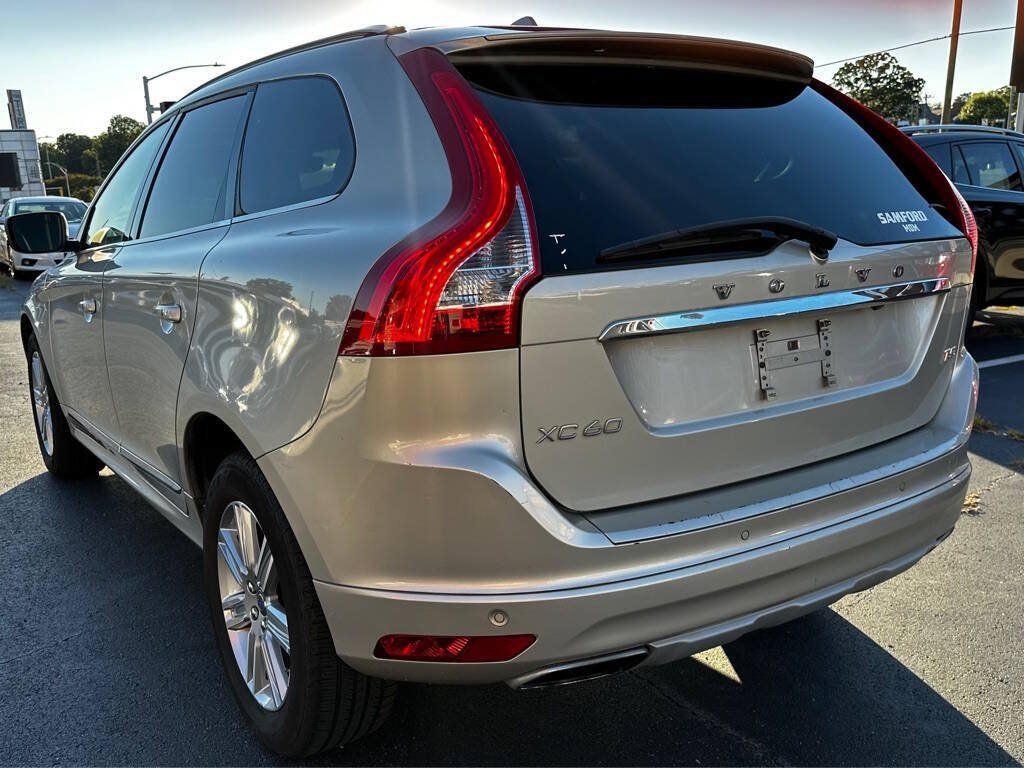 Used 2017 Volvo XC60 T5 Inscription w/ Preferred Option Package FWD image 5