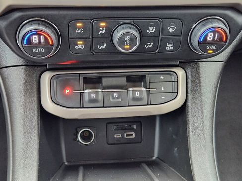 Used 2023 GMC Acadia Denali image 18