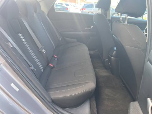 Used 2024 Hyundai Elantra SEL FWD image 39