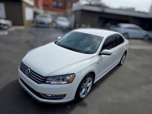Used 2015 Volkswagen Passat 1.8T Limited Edition FWD image 4