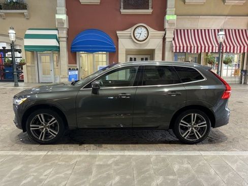 Used 2018 Volvo XC60 T5 Momentum w/ Vision Package image 7