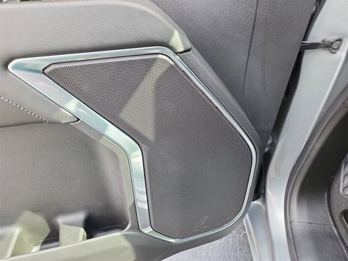 Used 2025 Chevrolet Silverado 3500 LT image 17