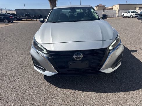 Used 2024 Nissan Altima 2.5 SV image 8