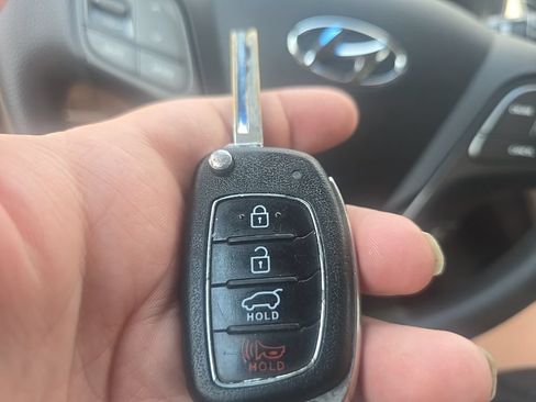 Used 2017 Hyundai Santa Fe Sport FWD image 20