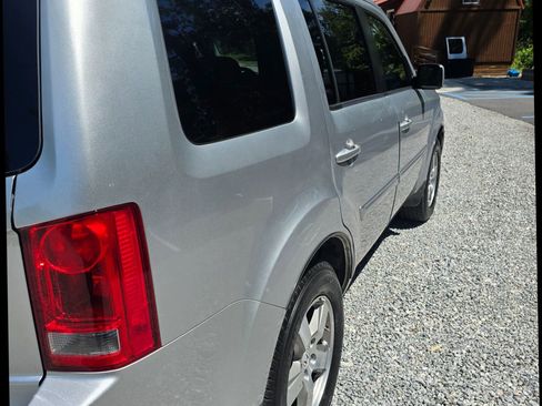 Used 2011 Honda Pilot EX-L image 11