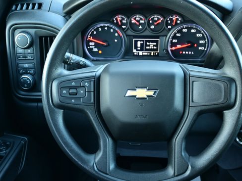 Used 2023 Chevrolet Silverado 1500 Custom image 17