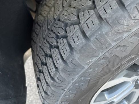 Used 2024 GMC Canyon AT4 w/ AT4 Premium Package image 13