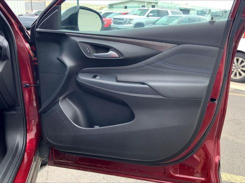 Used 2024 Buick Envista Sport Touring w/ Convenience I Package FWD image 27