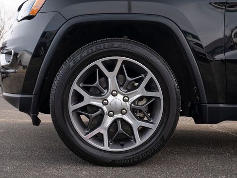 Used 2021 Jeep Grand Cherokee Limited image 14