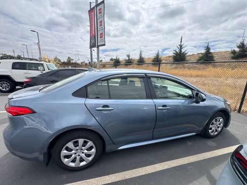 Used 2025 Toyota Corolla LE w/ Convenience Package FWD image 8