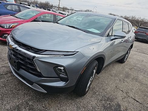 Used 2025 Chevrolet Blazer LT image 3