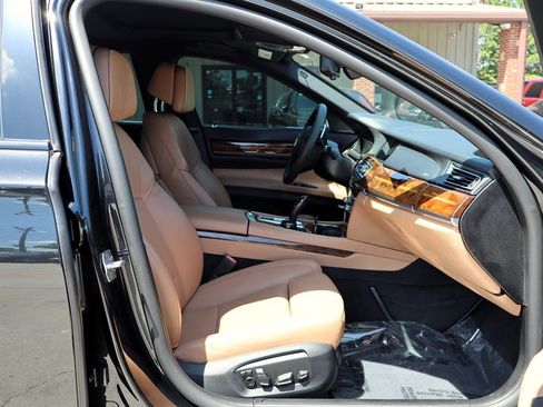 Used 2014 BMW 750Li xDrive AWD/4WD image 17