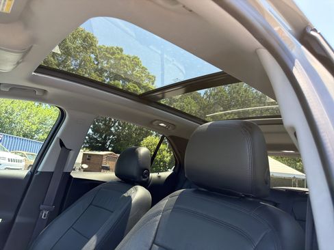 Used 2018 Chevrolet Equinox LT FWD image 32