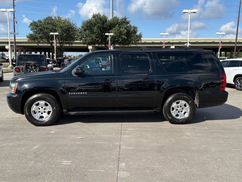 Certified 2011 Chevrolet Suburban LS RWD image 2