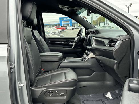 Used 2024 GMC Yukon XL Denali image 12