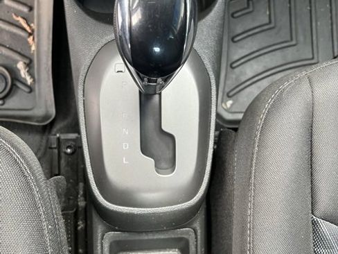 Used 2020 Chevrolet Spark LT image 33
