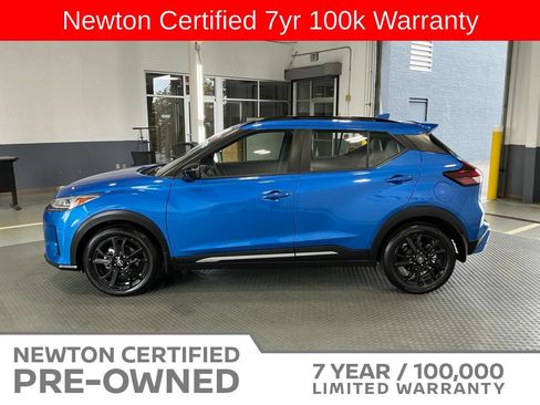 Used 2024 Nissan Kicks SR w/ SR Premium Package FWD image 3