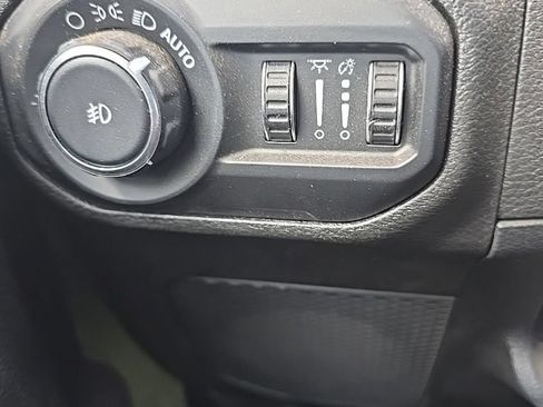 Used 2020 Jeep Wrangler Unlimited Sahara AWD/4WD image 21