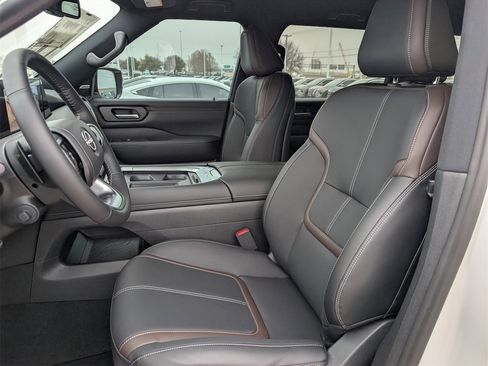 New 2026 Nissan Armada SL image 18