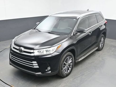 Used 2019 Toyota Highlander XLE FWD image 39