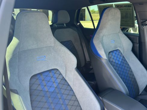 Used 2025 Volkswagen Golf R Black Edition image 25