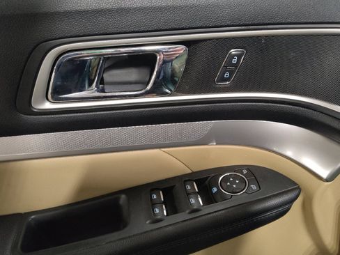 Used 2016 Ford Explorer XLT w/ Equipment Group 202A image 27