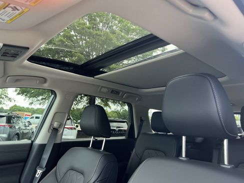 New 2026 Nissan Pathfinder Platinum FWD image 12
