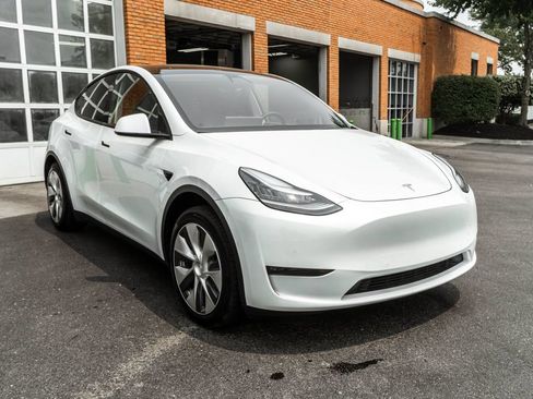Used 2020 Tesla Model Y Long Range AWD/4WD image 5