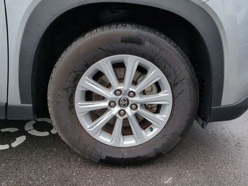 Used 2025 Toyota Grand Highlander FWD image 11