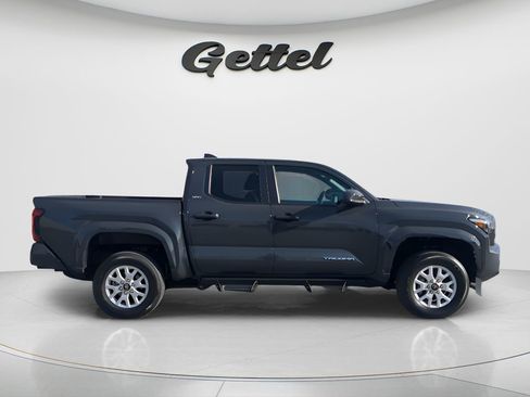 Used 2024 Toyota Tacoma SR5 image 12
