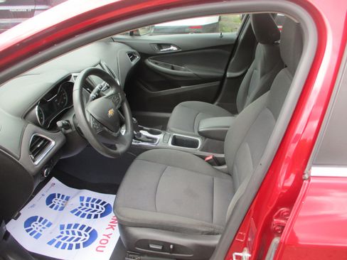 Used 2017 Chevrolet Cruze LT w/ Convenience Package image 11