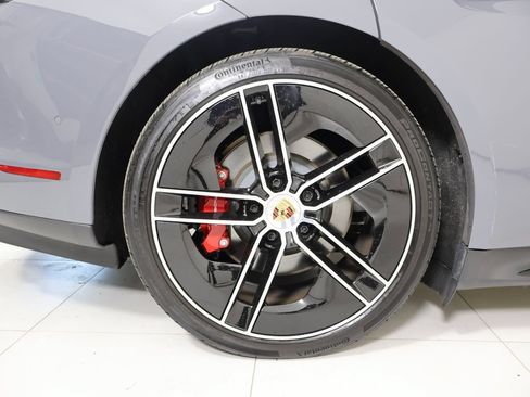 Certified 2025 Porsche Taycan GTS AWD/4WD image 29