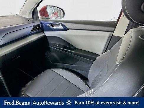Used 2023 Volkswagen Taos SE w/ Panoramic Sunroof Package AWD/4WD image 29