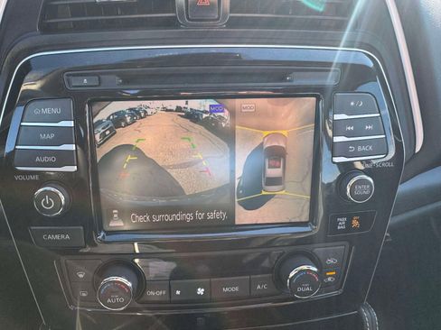 Used 2023 Nissan Maxima Platinum w/ Sport Mat Group FWD image 27