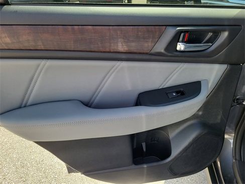 Used 2019 Subaru Outback 3.6R Limited w/ Popular Package #2 image 11