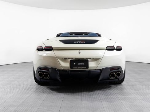 Certified 2024 Ferrari Roma Spider RWD image 10