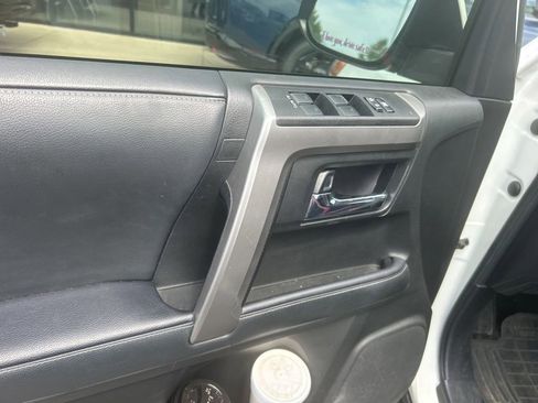 Used 2021 Toyota 4Runner SR5 AWD/4WD image 7