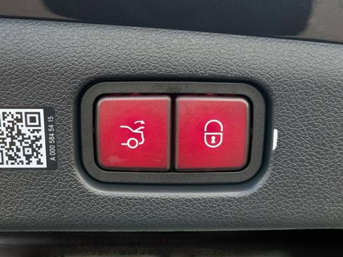 New 2026 Mercedes-Benz E 53 AMG e 4MATIC Sedan image 35