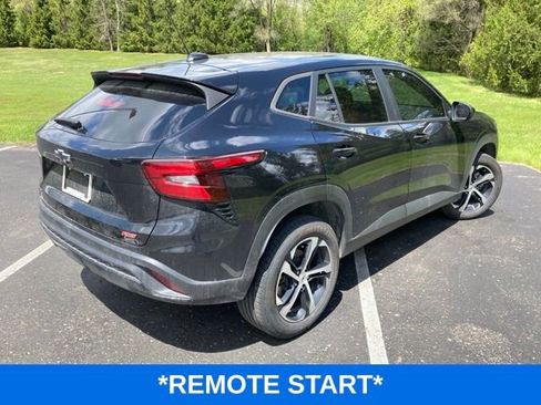 Used 2024 Chevrolet Trax RS w/ Driver Confidence Package FWD image 4