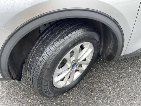 Certified 2022 Ford Escape SE w/ Cold Weather Package AWD/4WD image 10
