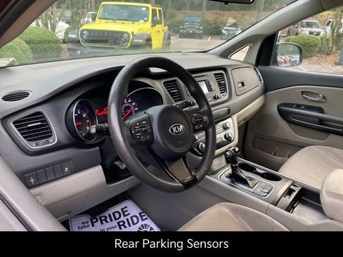 Used 2015 Kia Sedona LX w/ LX Convenience Package FWD image 6