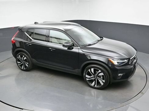 Used 2023 Volvo XC40 B5 Plus w/ Protection Package Premier AWD/4WD image 44