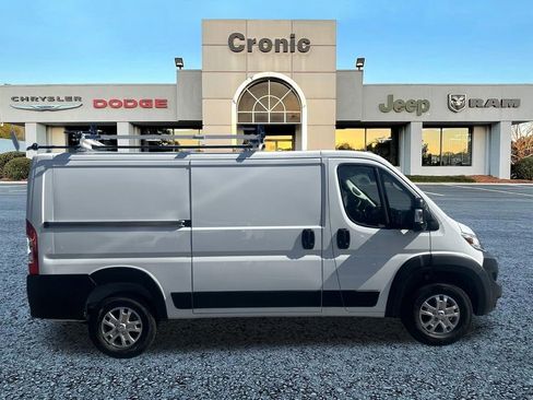 Used 2025 RAM ProMaster 2500 w/ Quick Order Package 22G SLT FWD image 2