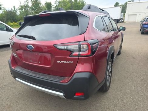 Used 2025 Subaru Outback Limited AWD/4WD image 8