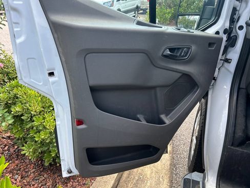 Used 2025 Ford Transit 250 Low Roof w/ Exterior Upgrade Package RWD image 9