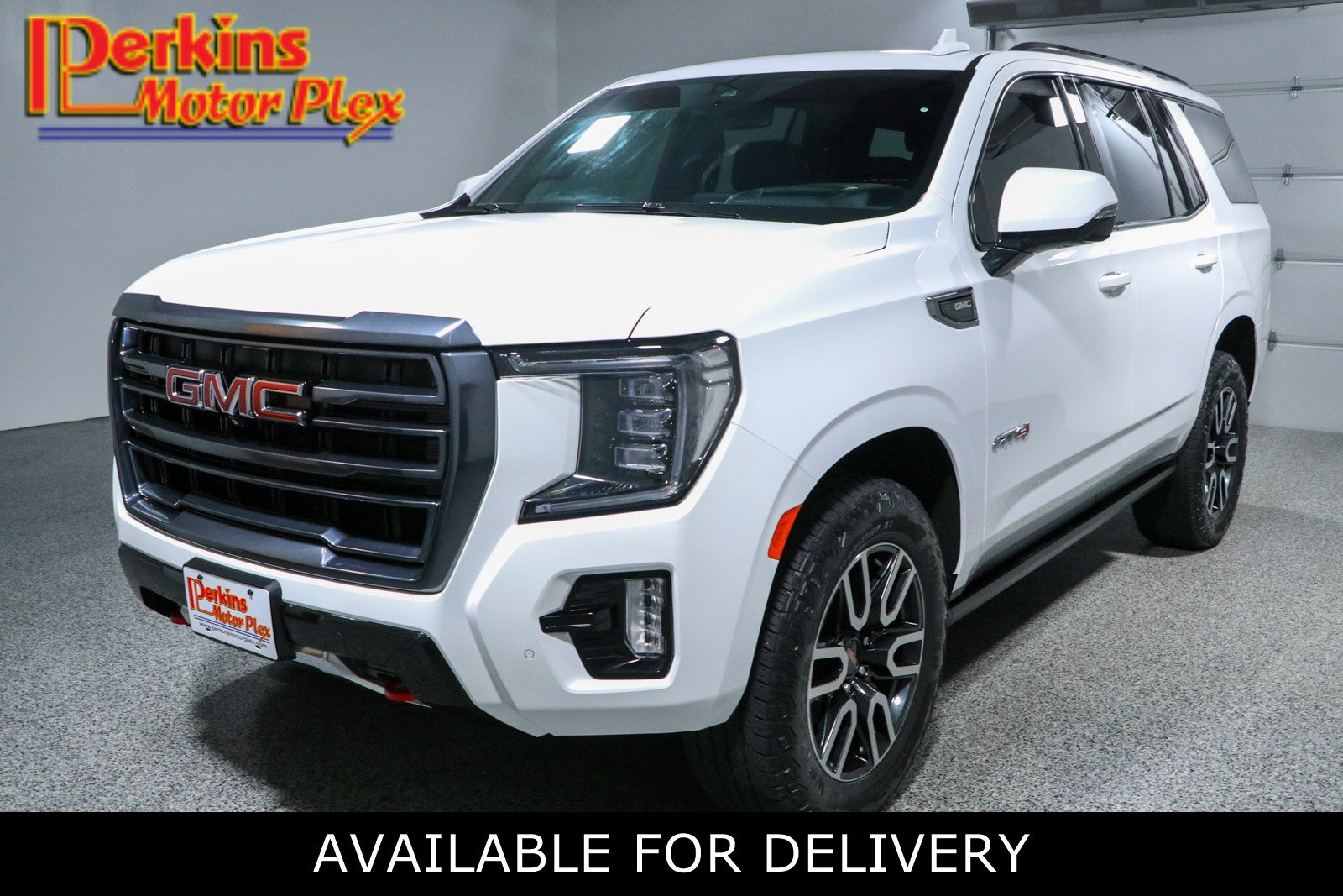 Used 2023 GMC Yukon AT4 w/ Technology Package AWD/4WD image 1