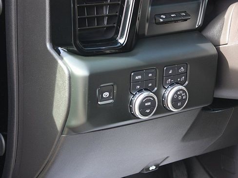 Used 2024 GMC Sierra 1500 AT4X image 12