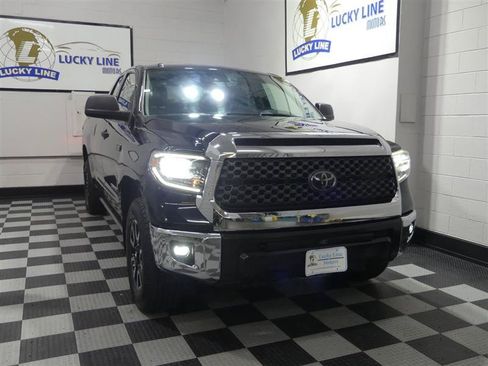 Used 2018 Toyota Tundra SR5 w/ TRD Off Road Package AWD/4WD image 5