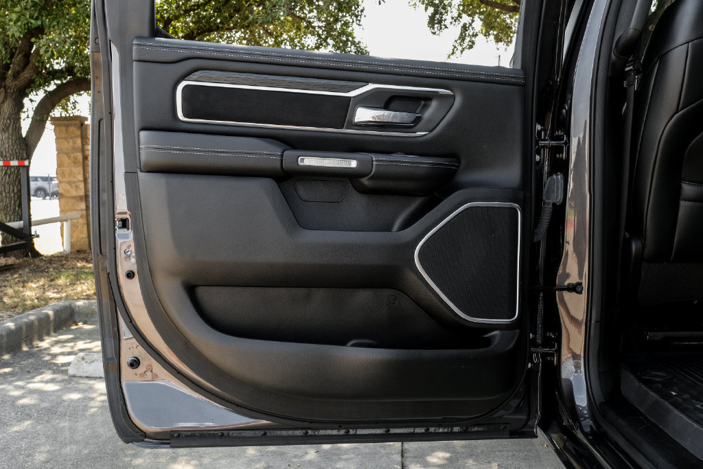 Used 2023 RAM 1500 Laramie AWD/4WD image 63