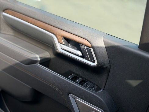 Used 2025 Chevrolet Silverado 2500 High Country w/ Technology Package image 21